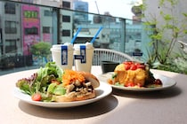 【大阪・道頓堀】人気ベーカリーの新ブランド「UNREAL」で、絶景リバービューモーニング