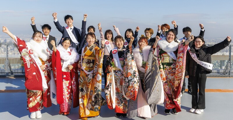 まもなく募集スタート！ 20歳の抱負とともに「あべのハルカス」の階段を歩いて登る「ハルカスウォーク」