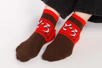 【大阪発】“どろソース”がファッションに!? 遊び心たっぷりのTシャツ＆ソックスが登場♡