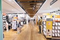 西日本最大のユニクロが梅田に誕生！「UNIQLO UMEDA」をレポート