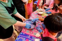 親子で挑戦もおすすめ！ LUSHの限定ワークショップで先取りクリスマス【梅田】