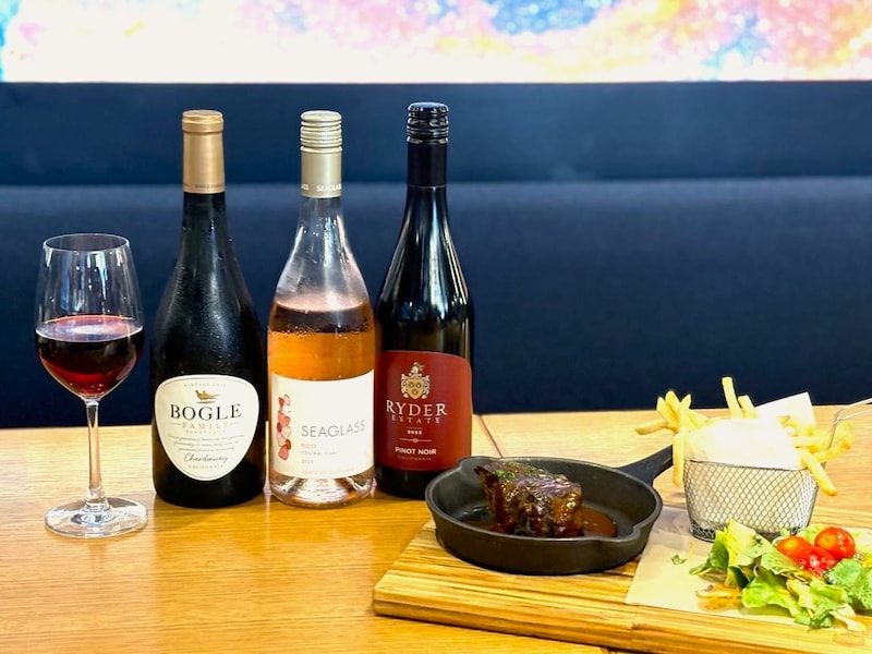 万博でアメリカ旅行気分♡ 本場グルメとワインを味わえる「アストロスパーク」へ