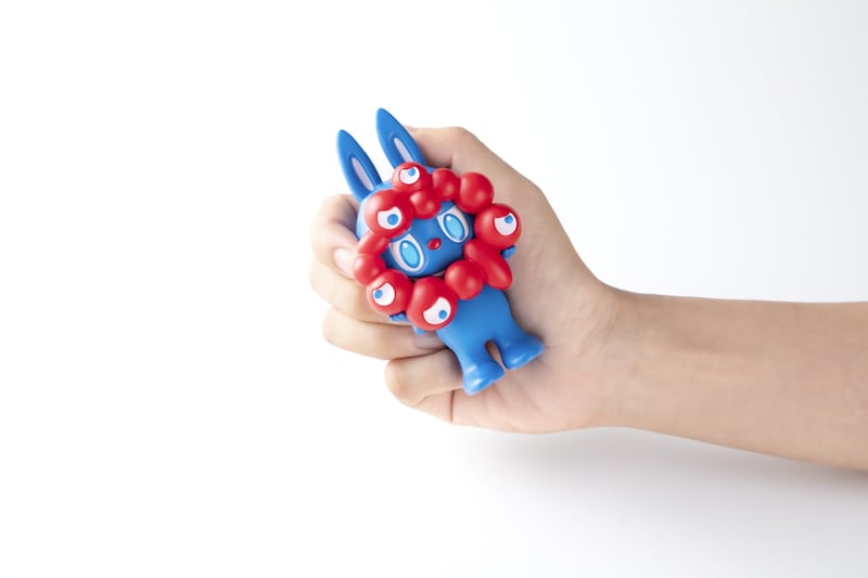 え、ラブブがミャクミャクに!? 万博で限定コラボアイテム爆誕