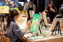 【梅田】仕事終わりに楽しむアート体験。「Artbar Osaka」でペットを描いてみた