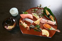 富山vs北九州!? サイコロの出目で “寿司旅” の行き先が決まる「大阪発すし決戦きっぷ」が発売