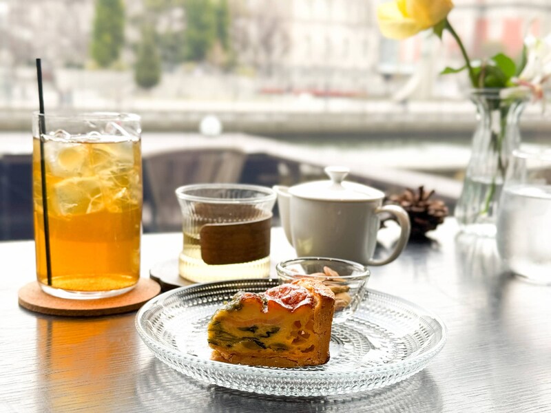 【淀屋橋】中央公会堂を望む特等席!世界のお茶が楽しめる「world tea labo」【ときめきカフェ巡り #35】