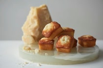 【大阪・天王寺】“ひと口チーズケーキ”が初登場！ あべのハルカス近鉄本店に「Mr. CHEESECAKE」のポップアップストアがオープン