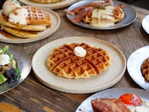 【大阪・中之島】歴史的建築で味わうオリジナルワッフル♡ 中之島図書館に「囲と囲曲」がオープン！