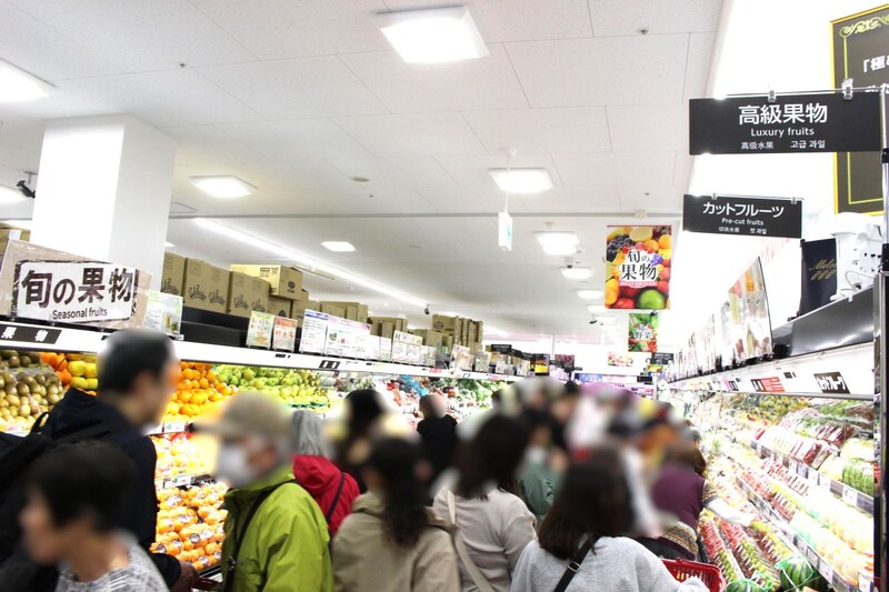 開店前から200人の大行列！激安スーパー「オーケー」が大阪に新店！安さの秘密は？