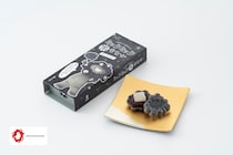 【黒ミャク】食べるのをためらうかわいさ！ 「ミャクミャク黒もなか」が新登場
