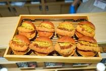 【あべのハルカス】地元名店が集結！ 1日500個限定の「かつぱん」は争奪戦必至
