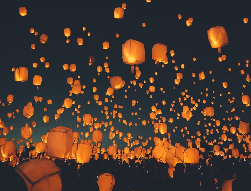 【京都】最大3,500基の灯りが夜空を彩る♡ 「七夕スカイランタン祭り2026」で特別なひと時を