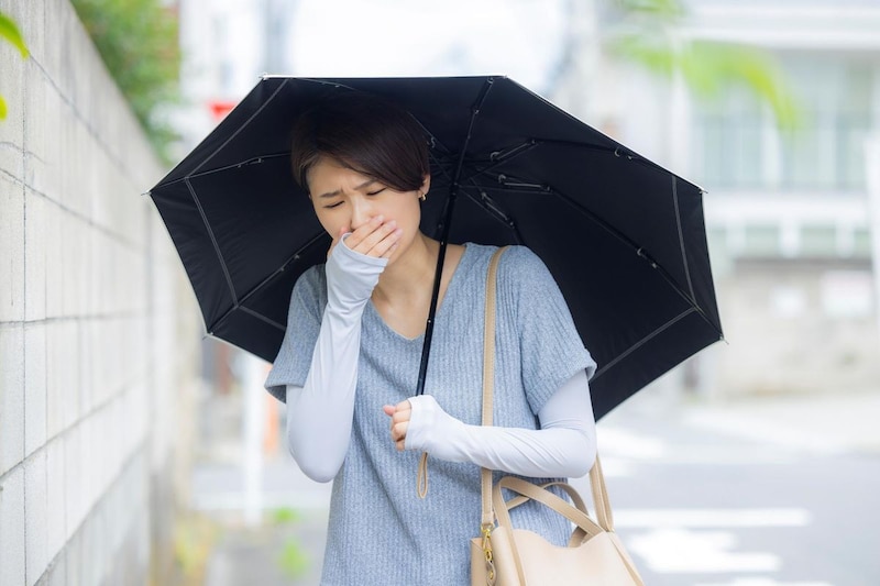 【梅雨対策】通勤途中の体調不良は「労災」になる!?｜第11回　知っておきたい労災保険