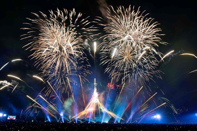 【万博記念公園】大迫力!約1.5万発の花火×最新ドローンアートが夜空を彩る「第5回 万博夜空がアートになる日 2026」開催!