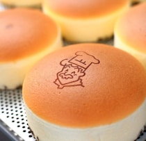 チーズケーキ以外も必食！「りくろーおじさんの店」拡大リニューアルで新スイーツ続々♡