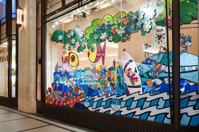 阪急コンコースウィンドーに登場!子ども約90名が現代ポップアートの巨匠と作った梅田の巨大アート