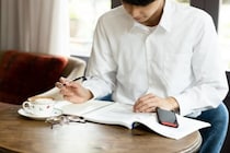 喫茶店で毎日「5時間勉強」はアリ？店に「退店」求められたら…応じる義務はある？