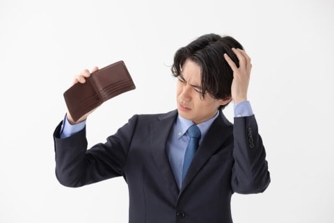 ソシャゲや推し活で借金300万円…親にバレずに債務整理できる? 若者が直面する「自転車操業」地獄