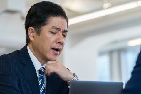 「大丈夫、大丈夫」インフルエンザ発症の上司が出勤→部下が巻き添え感染 責任問えないの?