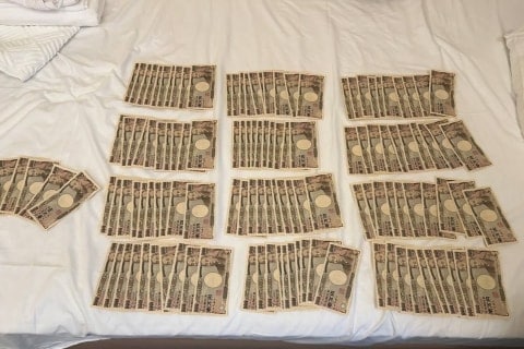 現金は公衆トイレへ…特殊詐欺犯のスマホに残された衝撃写真、"逃亡者の楽園”フィリピンの実態