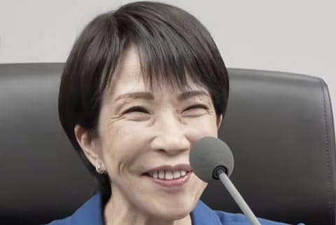 流行語大賞は「働いて働いて」、労働弁護士は"滅私奉公メッセージ"に懸念「働き方改革に水差すな」