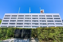 朝の列車、女子高生の隣で「アダルト動画」視聴→後日逮捕「見せつけていない」こんな言い分は通じるの？