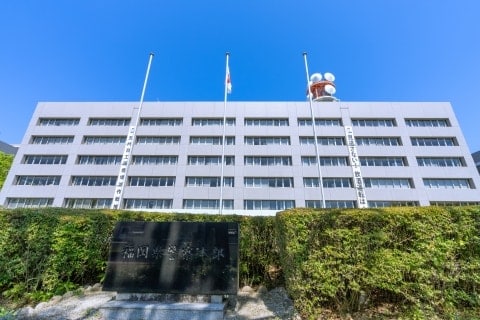 朝の列車、女子高生の隣で「アダルト動画」視聴→後日逮捕「見せつけていない」こんな言い分は通じるの?