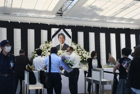 仮に「無期懲役」なら山上徹也氏は出所できる？「10年で仮釈放」可能も現実は「獄死」が大半