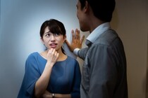 「妻とは離婚しないけど真剣交際希望」既婚男性からの“謎告白”に困惑　受け入れるリスクとは