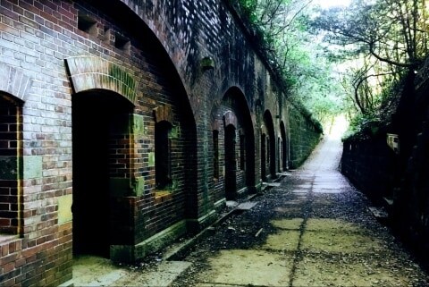 <永久保存版>廃墟探索や撮り鉄も要注意!一歩間違えば犯罪に?趣味と法律のグレーゾーン徹底解説