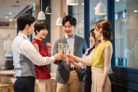 同窓会の幹事が会費をネコババ? 1人数千円の「差額」発覚に「詐欺では」「同じ目に遭った」SNSで相次ぐ