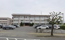 リアル「ロロノア・ゾロ」？  両手と口に包丁をくわえた男性が逮捕…「三刀流」は一刀流より罪が重いのか