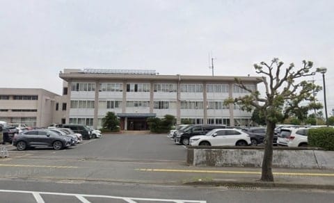 リアル「ロロノア・ゾロ」？  両手と口に包丁をくわえた男性が逮捕…「三刀流」は一刀流より罪が重いのか