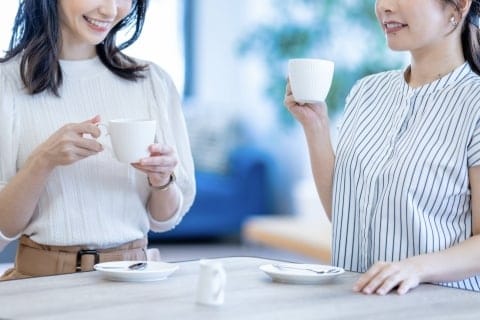 「整形してるんですか?」職場で何度も聞かれうんざりする女性 ”悪気ない一言”がハラスメントになることも