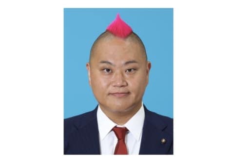 市議が「金をおろしてこい」で3万円取得、恐喝で逮捕される理由は? 強盗との違いを弁護士が解説