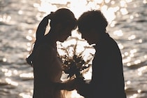 未婚者の約半数「恋愛に興味なし」、結婚への意欲も大急落…止まらない恋愛・結婚離れ　最新調査