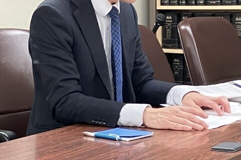 育休復帰直後に「内勤配転」は無効、住宅設備会社の男性社員が「パタハラ」訴えた裁判で一部勝訴