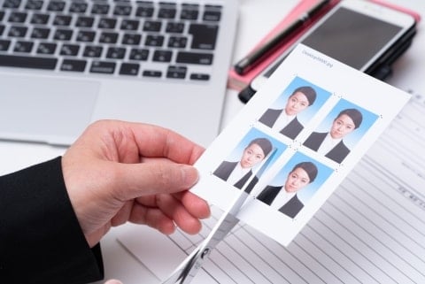 履歴書に「2年前の証明写真」バレたら解雇?内定取り消し?“3カ月ルール”の法的意味を弁護士が解説