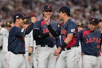 「侍ジャパンをみんなで見たい！」WBCを店で流したら違法？Netflix独占でスポーツバーが直面する法的リスク