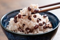 赤飯は「祝い事だけの料理」なのか？　3.11給食で「2100食廃棄」で波紋、業界団体の見解