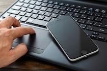 退職したのに会社貸与のスマホやPCを返さない…“借りパク”に刑事責任は問えるのか？