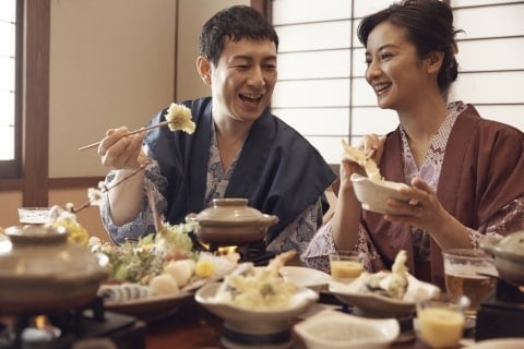 温泉宿に泊まった翌朝、全身を襲った「激しいかゆみ」、衛生状態が悪い部屋が原因？「治療費払ってほしい」