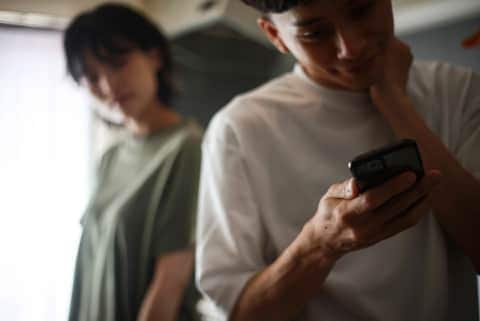 「彼女といる時間だけ、本当の自分になれる」不倫夫の“ポエ散らかし”、SNS投稿は不貞の証拠になる？