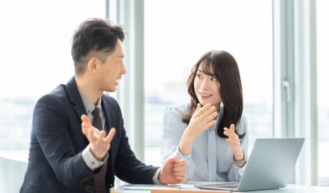 「連休どこ行くの？」上司の一言に拒否反応　プライベートへの質問はハラスメントになる？