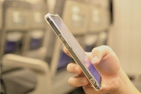 新幹線「乗客ガチャ」、動画撮影に注意すると逆ギレ…迷惑配信者にどう対処？弁護士推奨の「撃退法」とは
