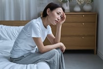 「仕事に行こうとすると涙が出る」5月病で連休明けに休んでも大丈夫？