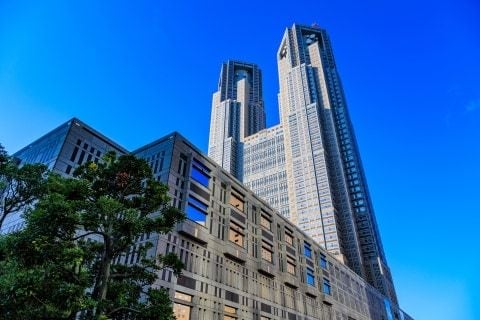 小池知事推奨の“ハーフパンツ勤務”、SNSで「きもい」拒否反応も…都庁担当者「現場にクレームなし」