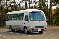 「カーブで死ぬかと思った」「父兄が宴会翌日に二日酔いで…」親の“車出し”の異常な実態