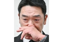「なぜ通報した」被害者が責められる異常さ…巨人・阿部監督の涙の会見“長女の手紙”代読に感じた違和感