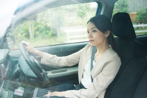 「自家用車を使ってください」が当たり前? “マイカー業務”に困惑した女性、保険や事故責任はどうなる
